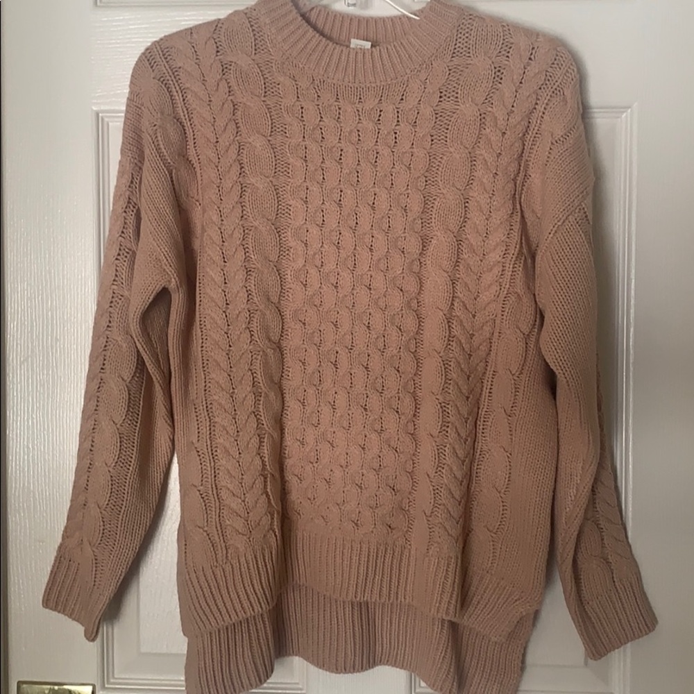 FOREVER 21 CABLE KNIT SWEATER